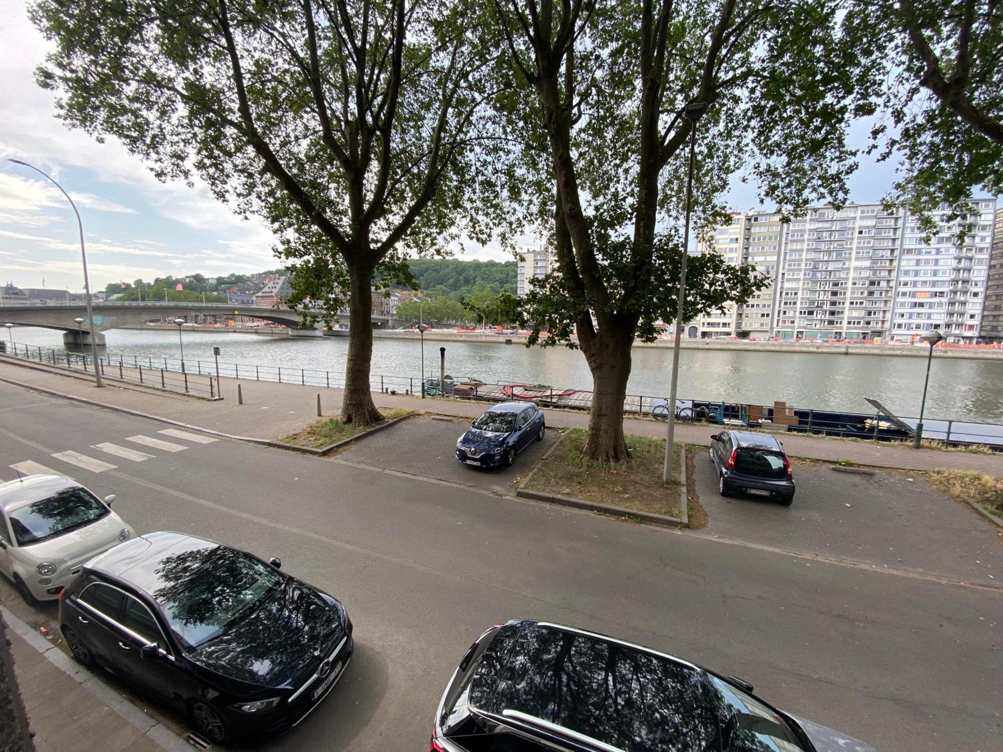 "Coeur De Meuse" - Appartement Tout Confort A Lieja Exterior foto